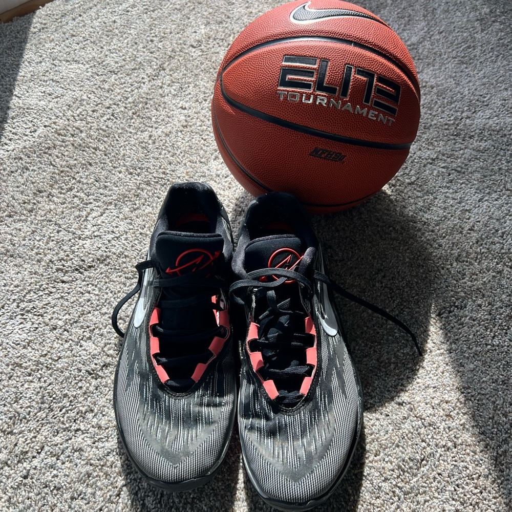 Nike Air Zoom GT Cut 2. Size 12